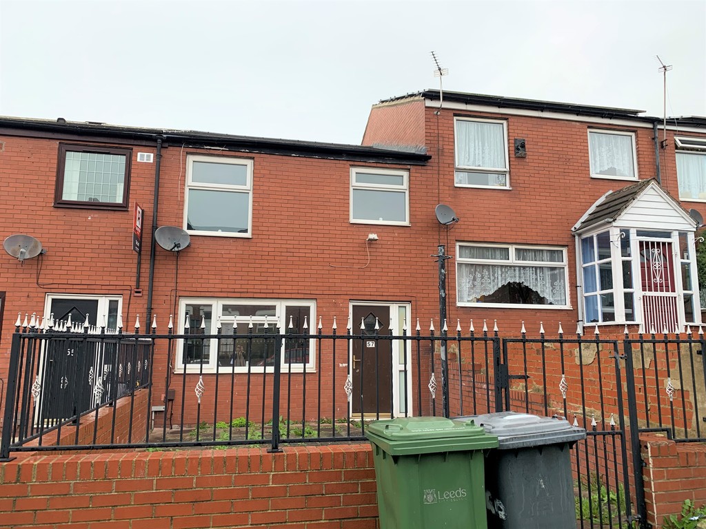 Martin & Co Leeds City 3 bedroom Terraced House Let in Woodsley Road