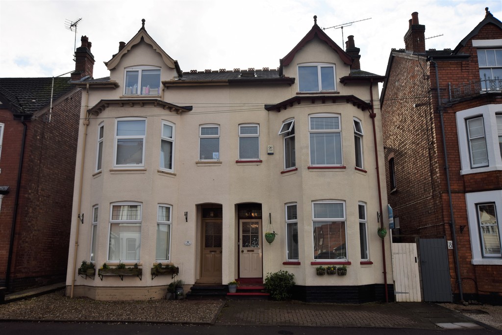 Martin & Co Hinckley 4 bedroom SemiDetached House Let in Mount Road