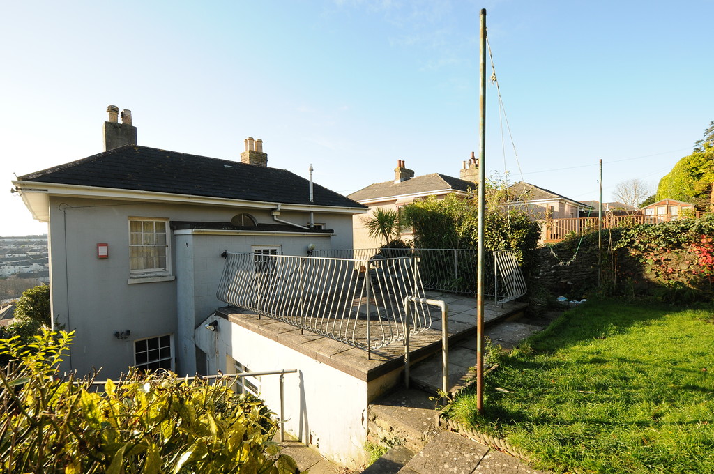 Martin & Co Plymouth 4 bedroom Detached House Let in Penrose Villas