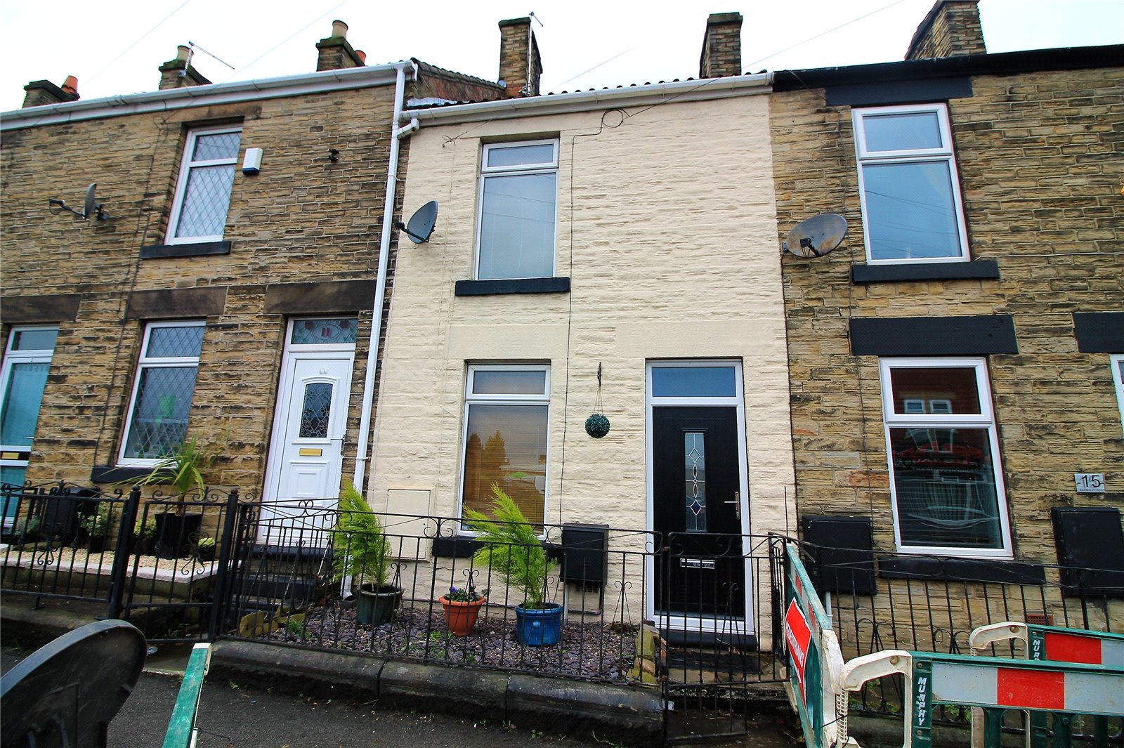 Whitegates Barnsley 2 bedroom House SSTC in Barnsley Road, Dodworth