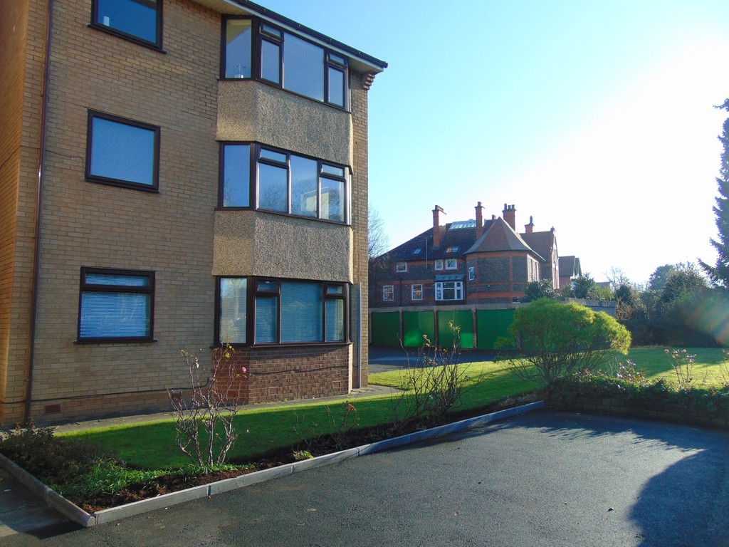 Martin & Co Wirral Bebington 2 bedroom Apartment Let in Ashburton Court