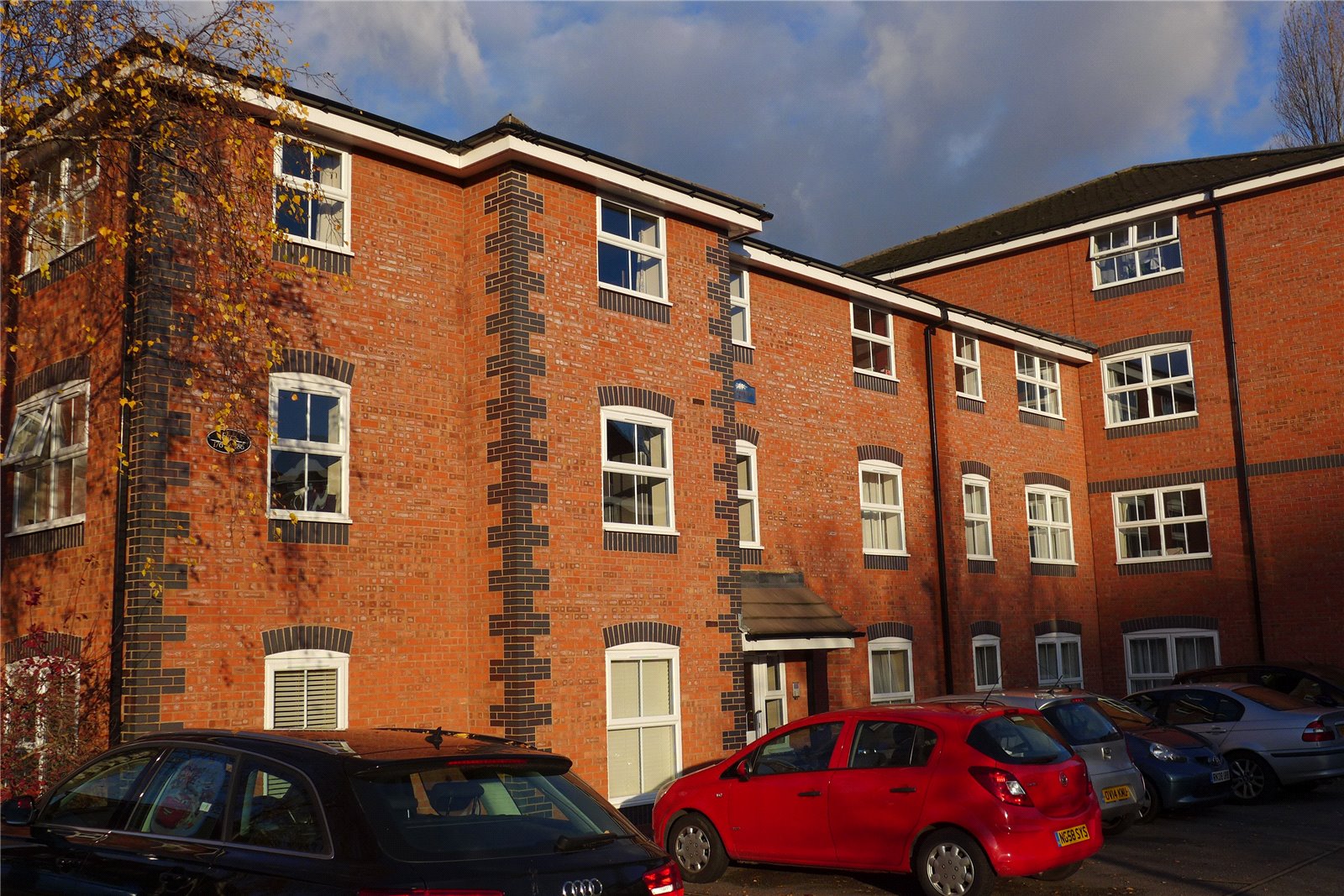 Whitegates Coventry 2 bedroom Flat SSTC in Drapers Fields, Canal Basin