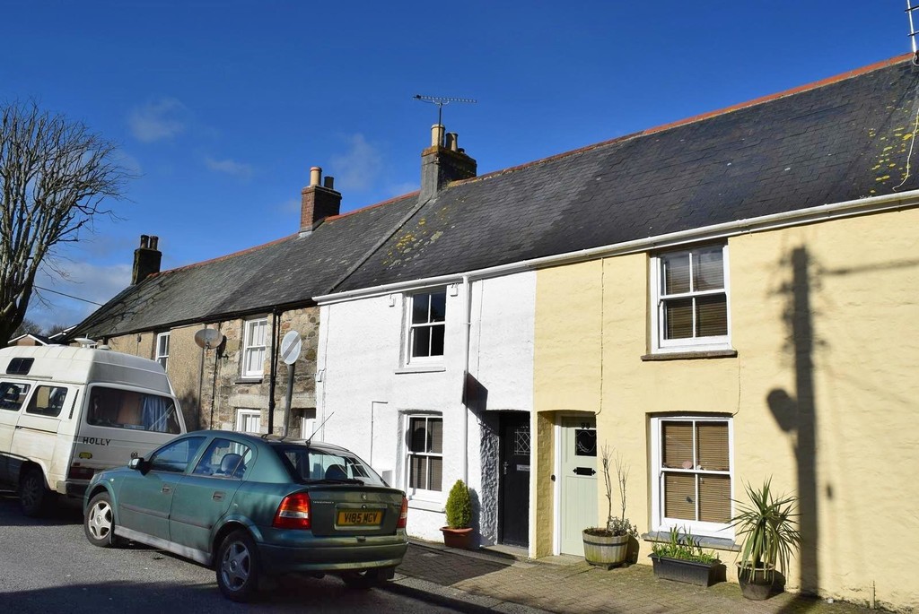 Martin & Co Falmouth 2 bedroom Terraced House Let in Helston Road, Penryn