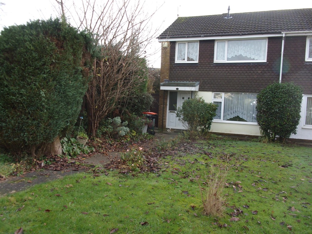 Martin & Co Newport 3 bedroom SemiDetached House Let in Rolls Walk, Ruskin Avenue, Rogerstone