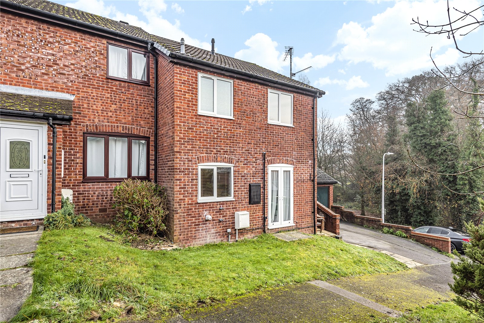 Parkers Burghfield Common 1 bedroom House SSTC in Stable Close