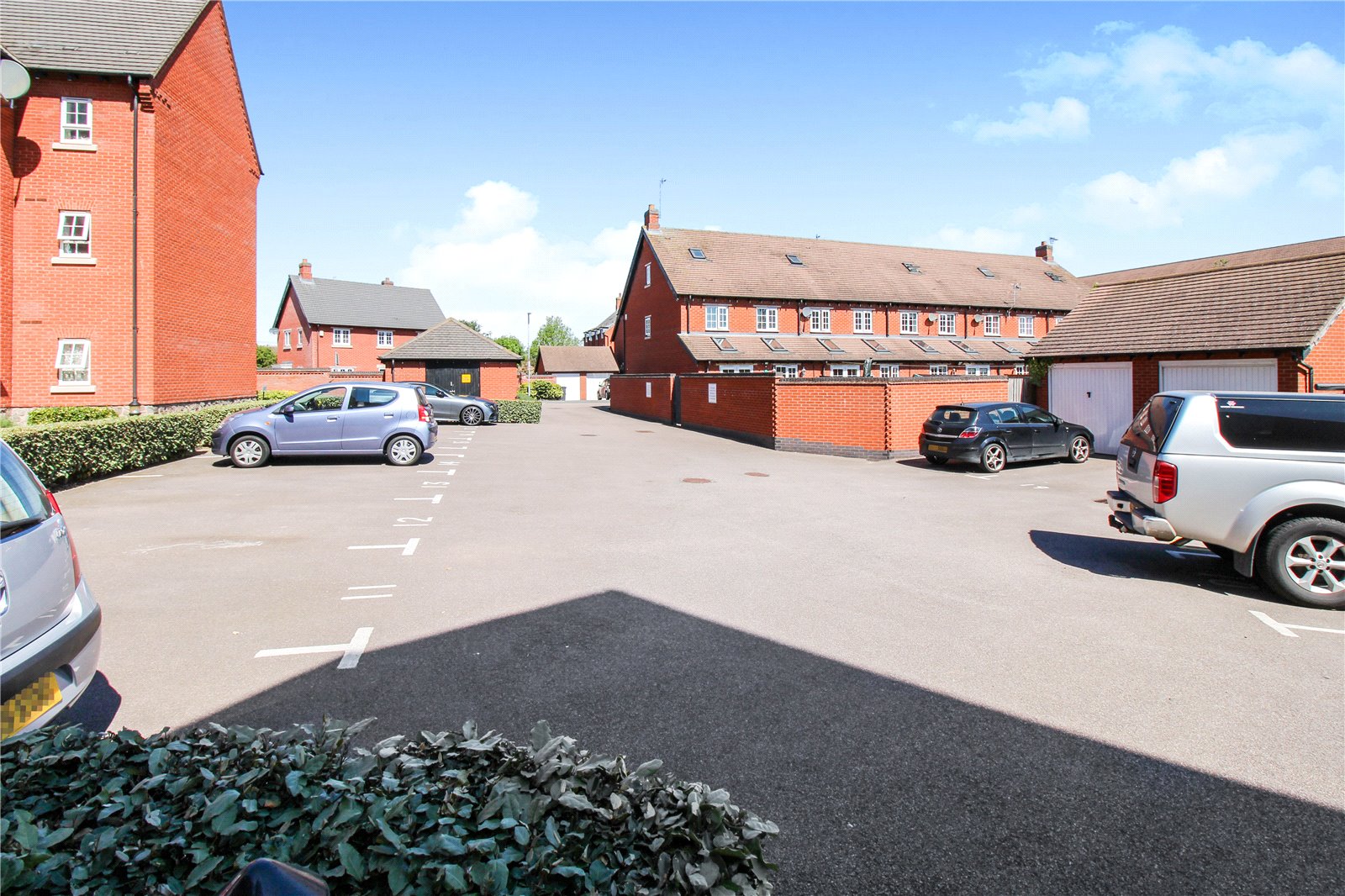 Whitegates Leicester 2 bedroom Flat For Sale in Barkby Road, Syston