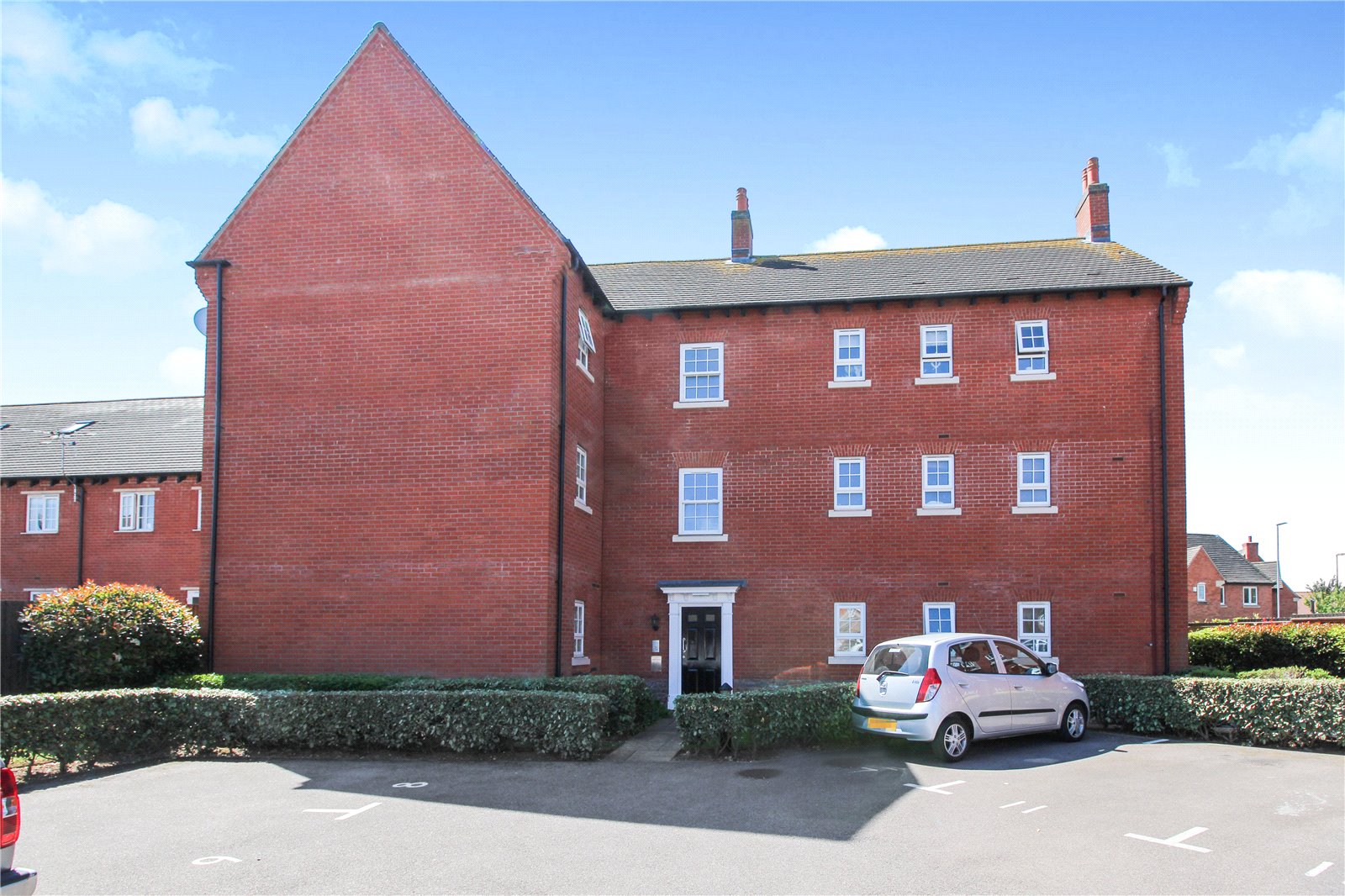 Whitegates Leicester 2 bedroom Flat For Sale in Barkby Road, Syston