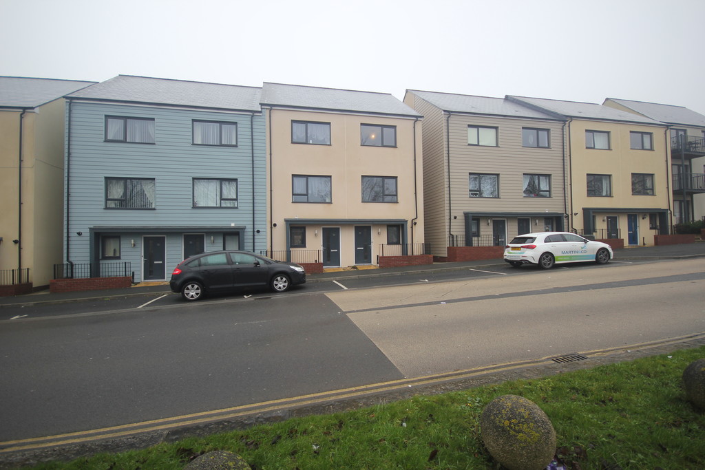 Martin & Co Plymouth 4 bedroom End of Terrace House Let in Granby Way