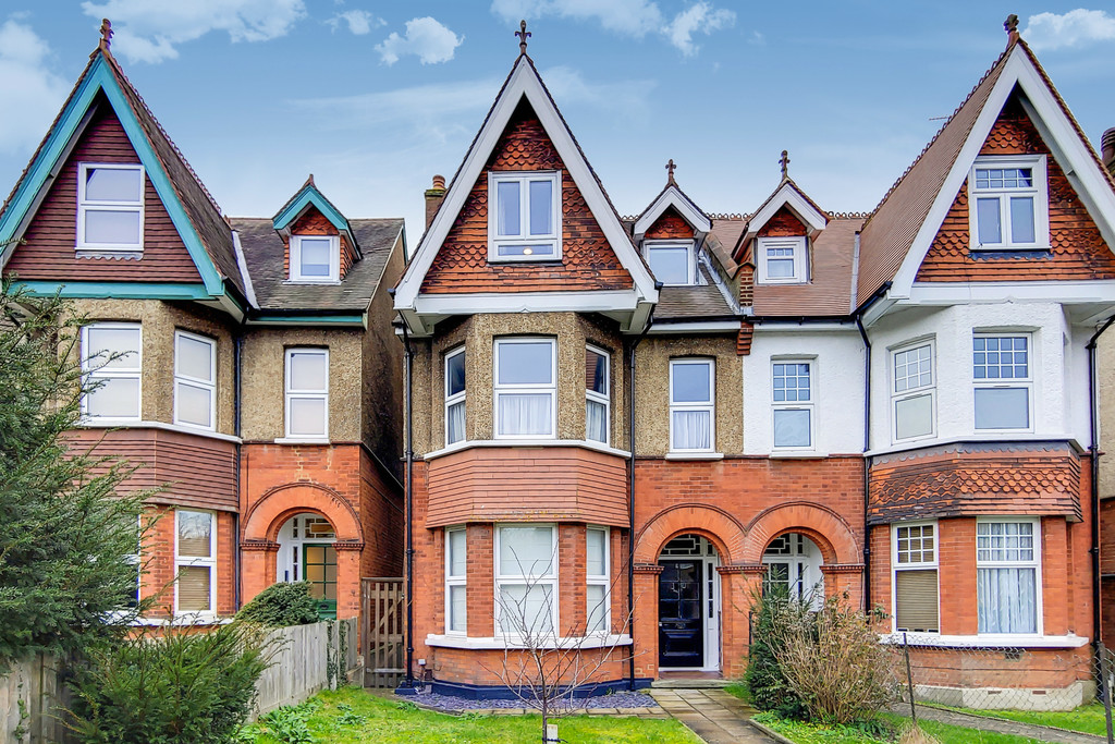 Martin & Co Croydon 2 bedroom Flat Let in St Augustine's Avenue, South