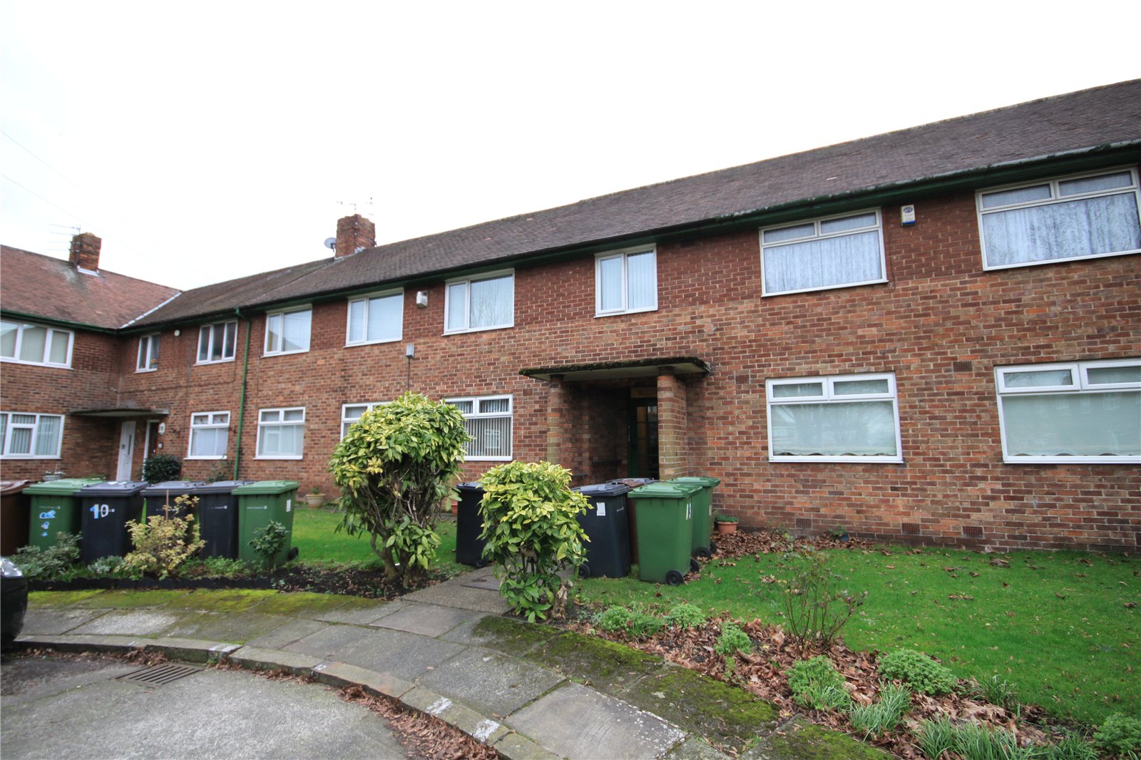 Whitegates Bootle 2 bedroom Flat SSTC in Manor Close, Bootle, Merseyside