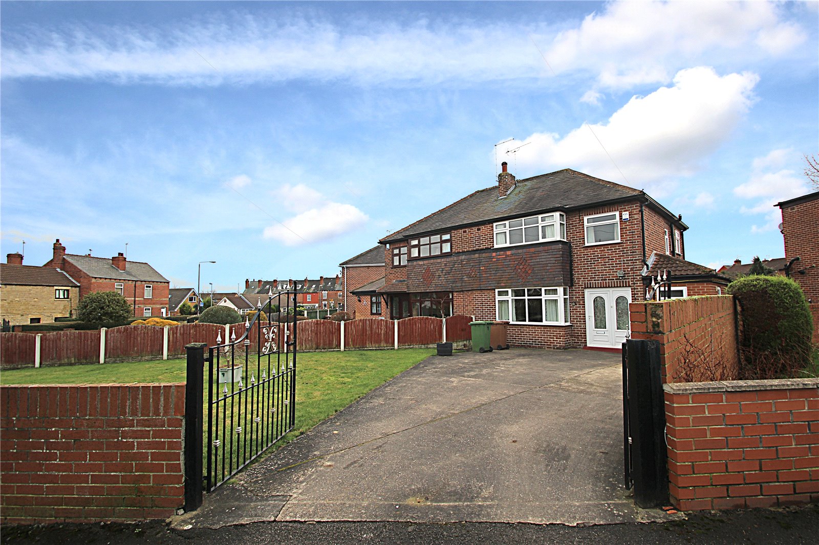 Whitegates Hemsworth 3 bedroom House For Sale in Knightscroft Parade