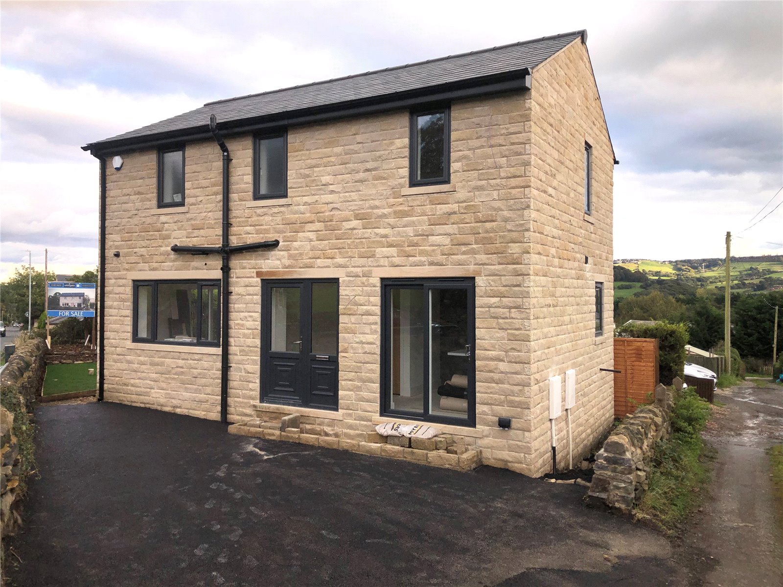 Whitegates Halifax 3 bedroom House For Sale in Silverdale House