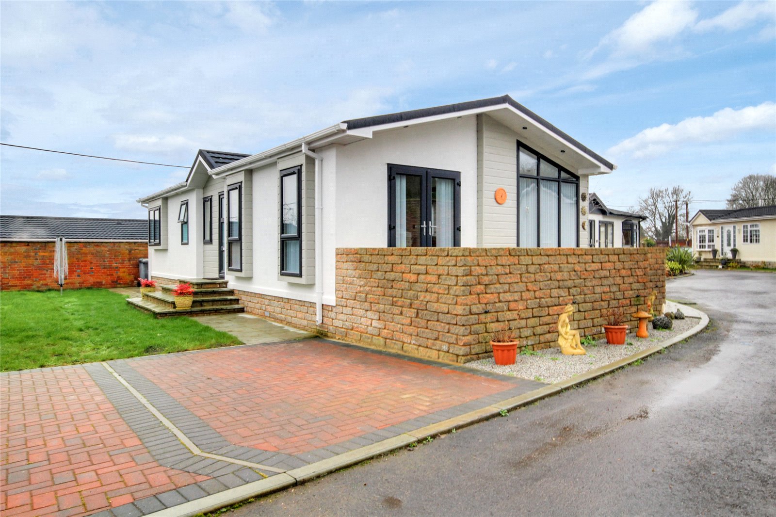 Parkers Reading 2 bedroom House For Sale in Harveys Nurseries Mobile