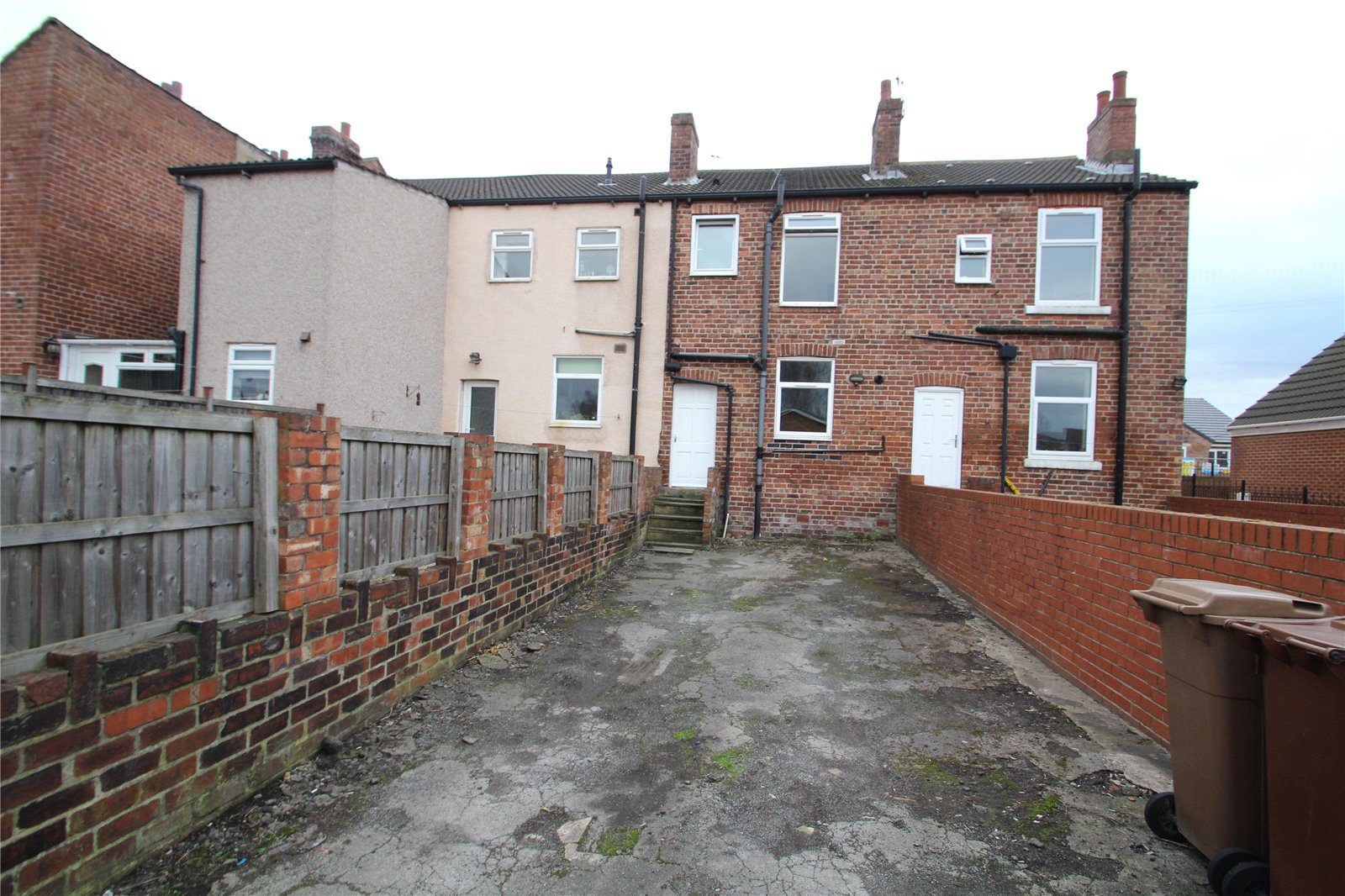 Whitegates Pontefract 3 bedroom House SSTC in Middle Oxford Street