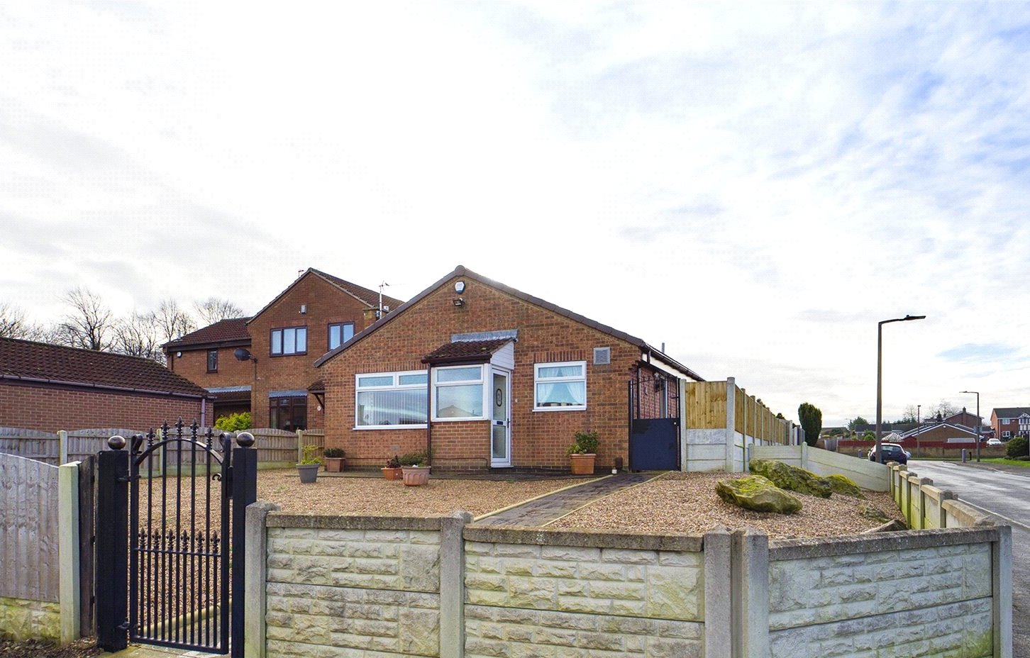 Whitegates Doncaster 2 bedroom Bungalow SSTC in Rye Croft, Conisbrough