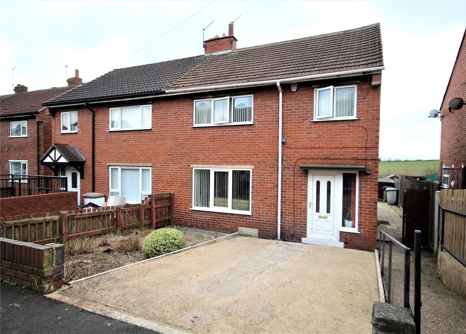 Whitegates Barnsley 3 bedroom House SSTC in Norfolk Road, Great