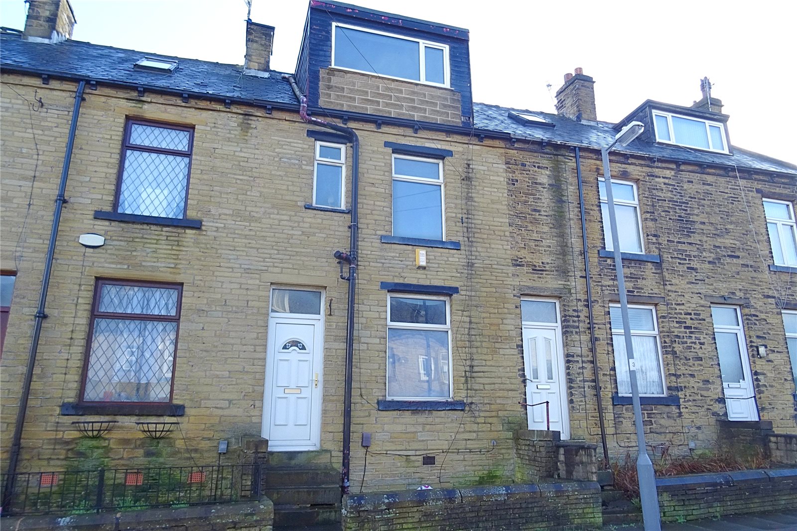 Whitegates Bradford 4 bedroom House SSTC in Burton Street, Bradford