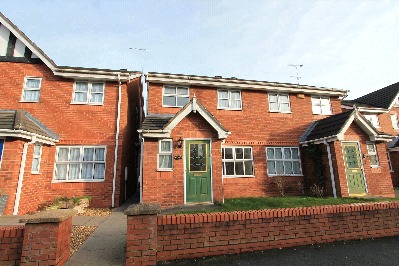 Whitegates Crewe 3 bedroom House SSTC in St Andrews Court, St. Andrews