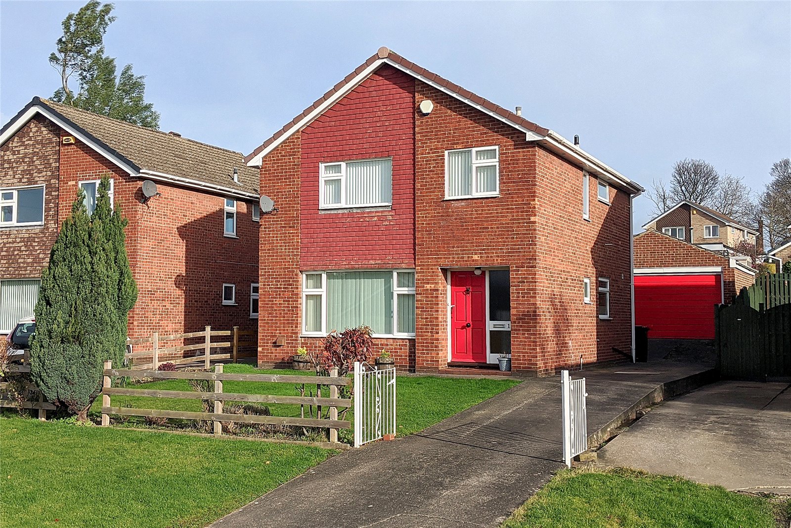 Whitegates Mirfield 4 bedroom House SSTC in Ingham Close, Mirfield