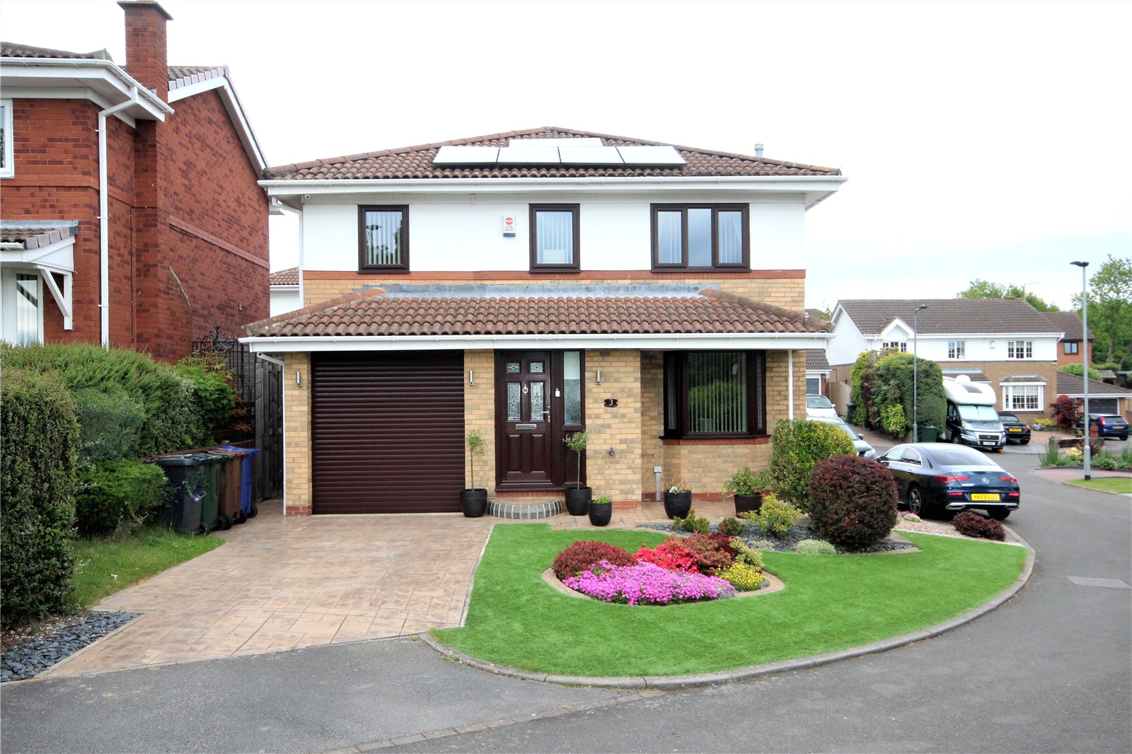 Whitegates Barnsley 4 bedroom House For Sale in Fulford Close, Darton