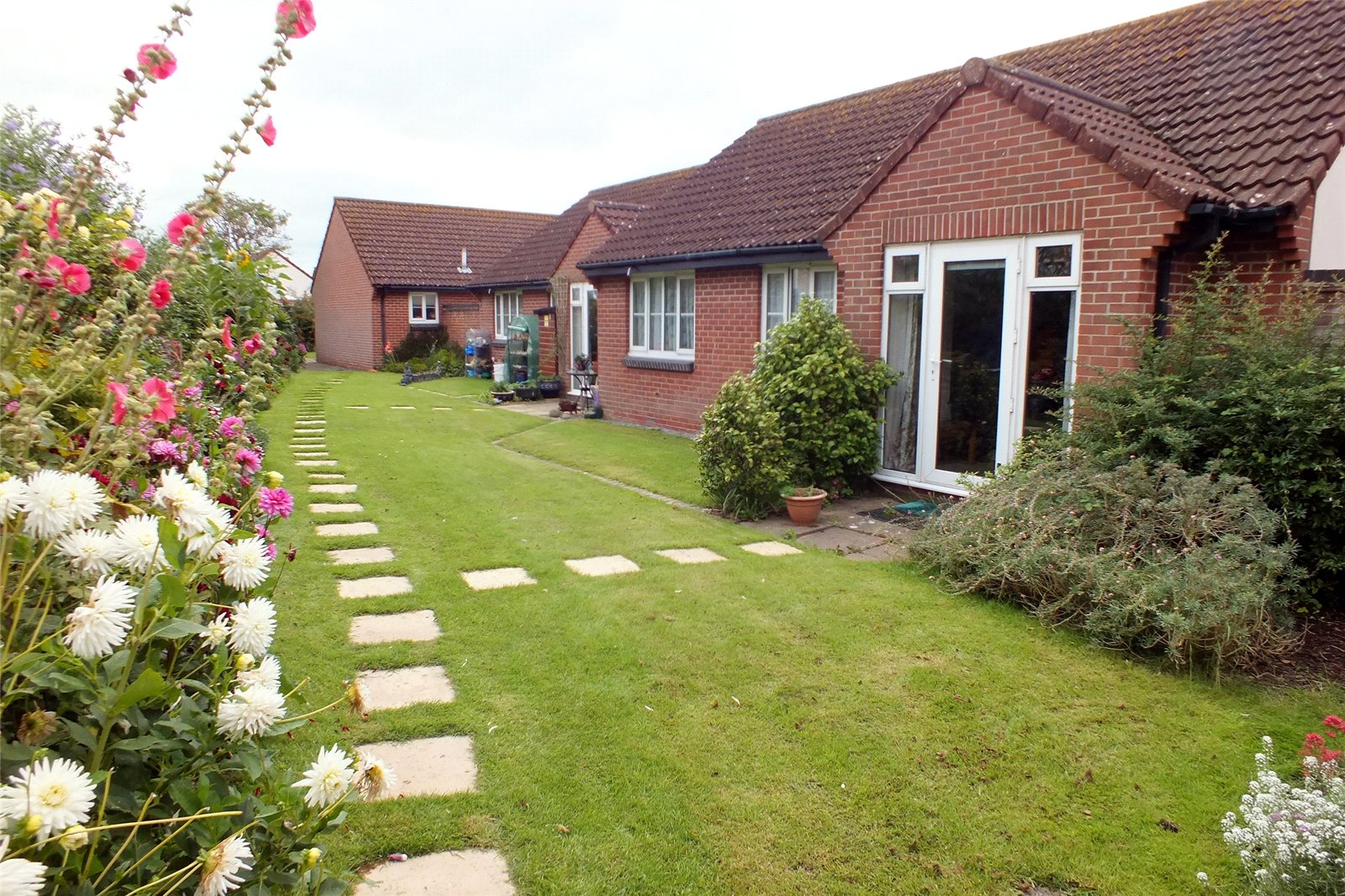 CJ Hole BurnhamonSea 2 bedroom Bungalow SSTC in Priory Gardens