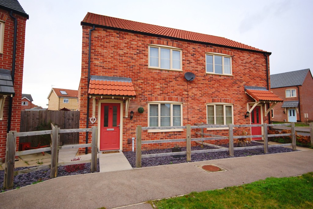 Martin & Co Lincoln 2 bedroom SemiDetached House Let in Mendip Avenue, North Hykeham, Lincoln