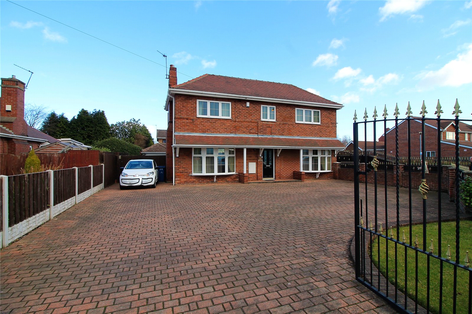 Whitegates Barnsley 3 bedroom House SSTC in Wakefield Road, Barnsley