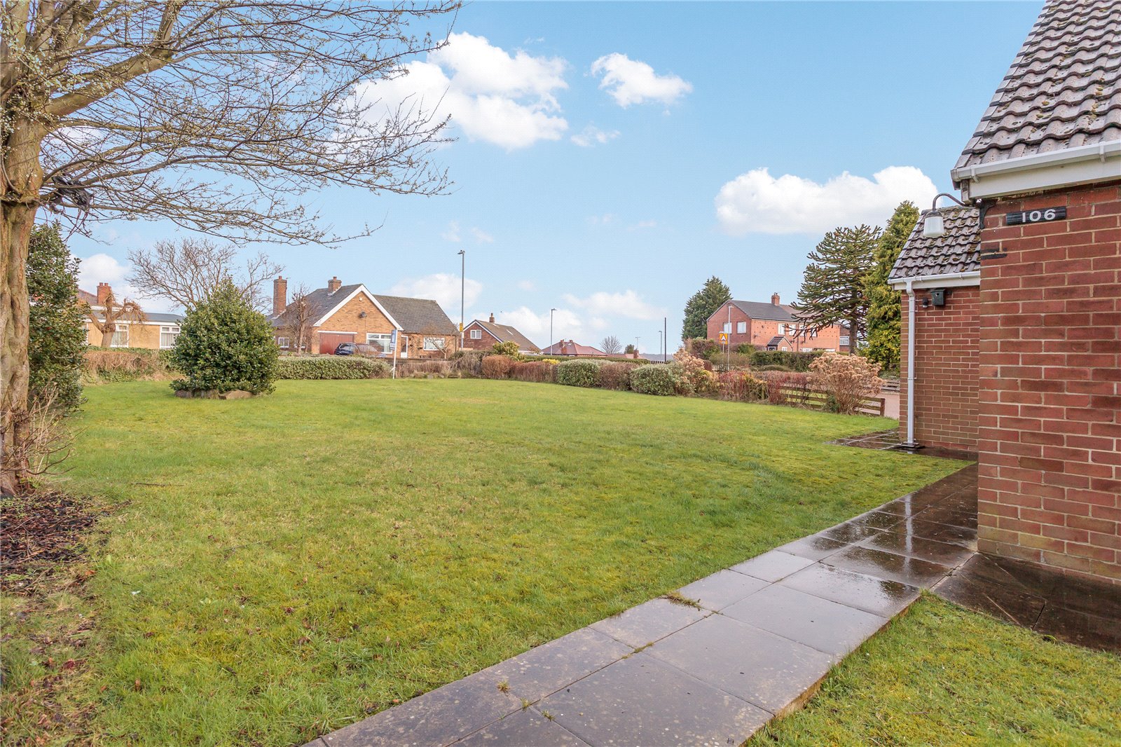 Whitegates Dewsbury 2 bedroom Bungalow SSTC in Woodfield Avenue, Batley