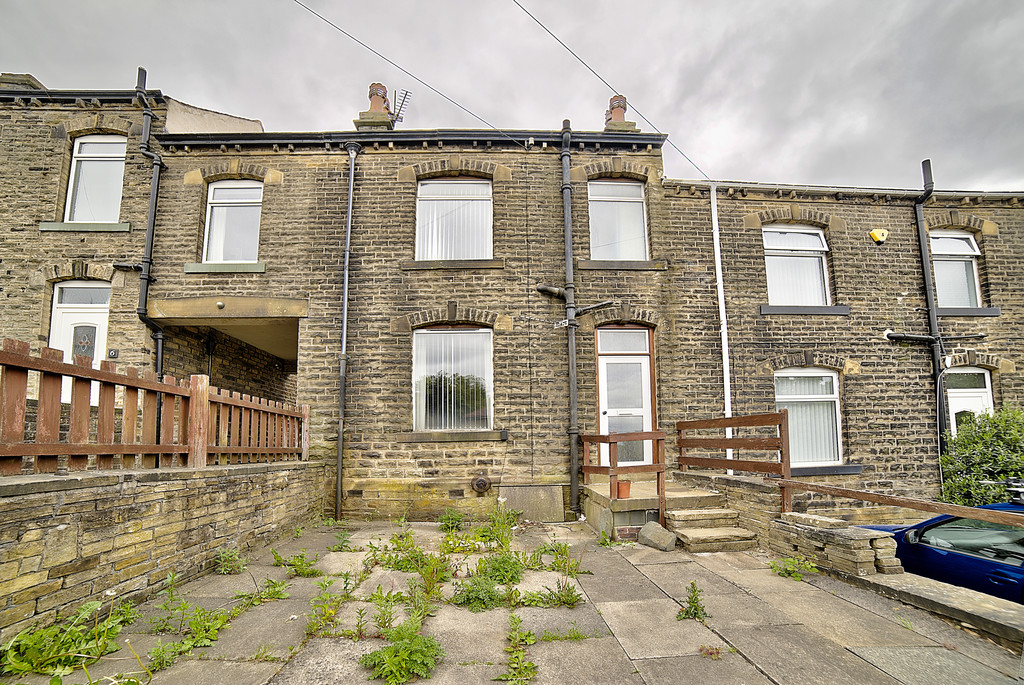 Martin & Co Huddersfield 2 bedroom Terraced House SSTC in Hey Lane, Lowerhouses
