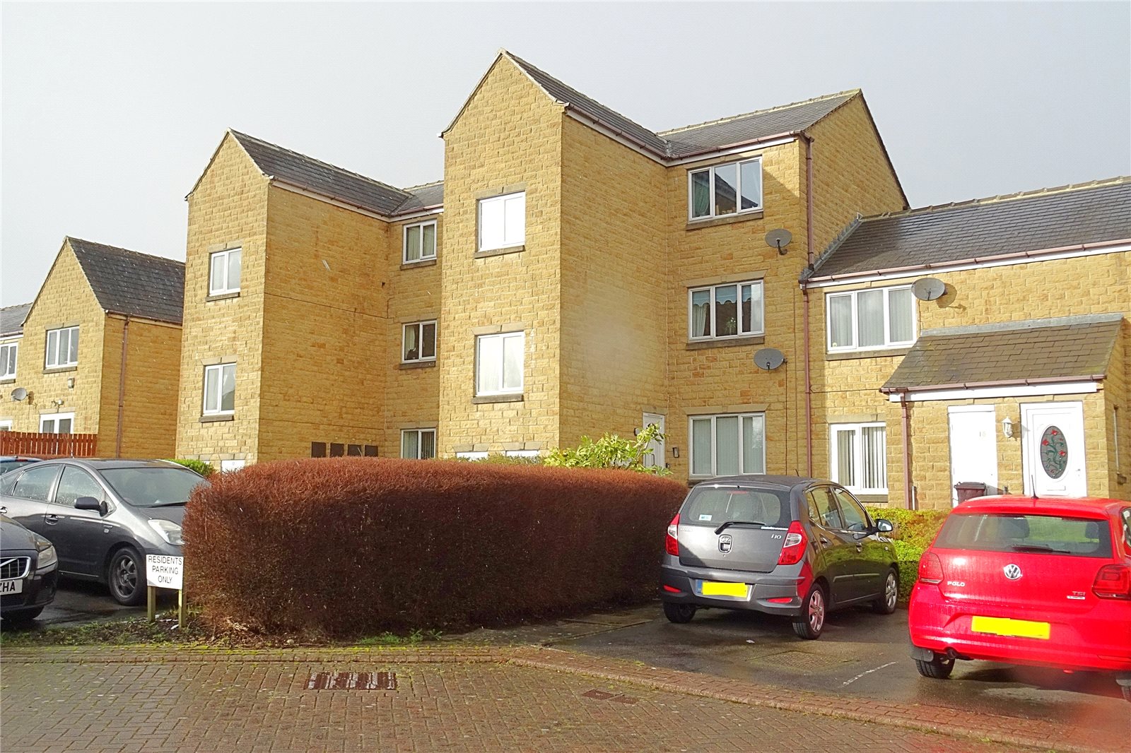 Whitegates Bradford 2 bedroom Flat SSTC in Bewick Court, Bradford, West