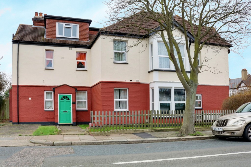 Martin & Co SouthendonSea 1 bedroom Ground Floor Flat SSTC in