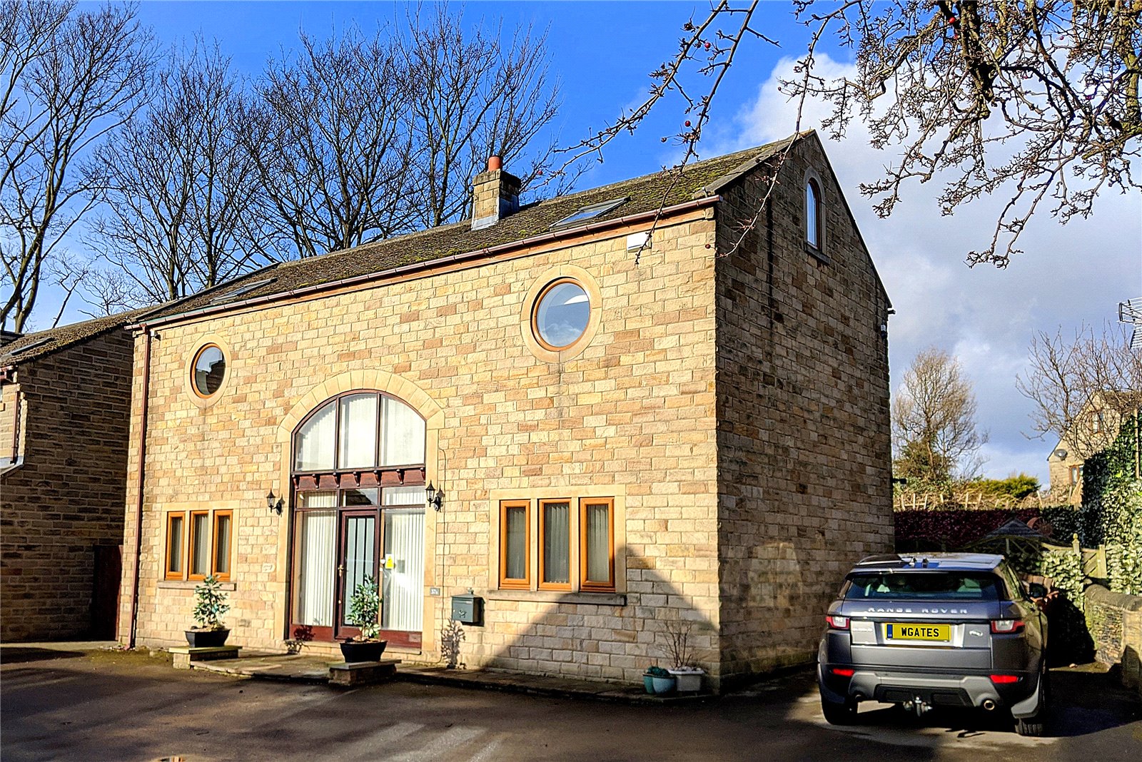 Whitegates Mirfield 5 bedroom House SSTC in Water Royd Lane, Mirfield