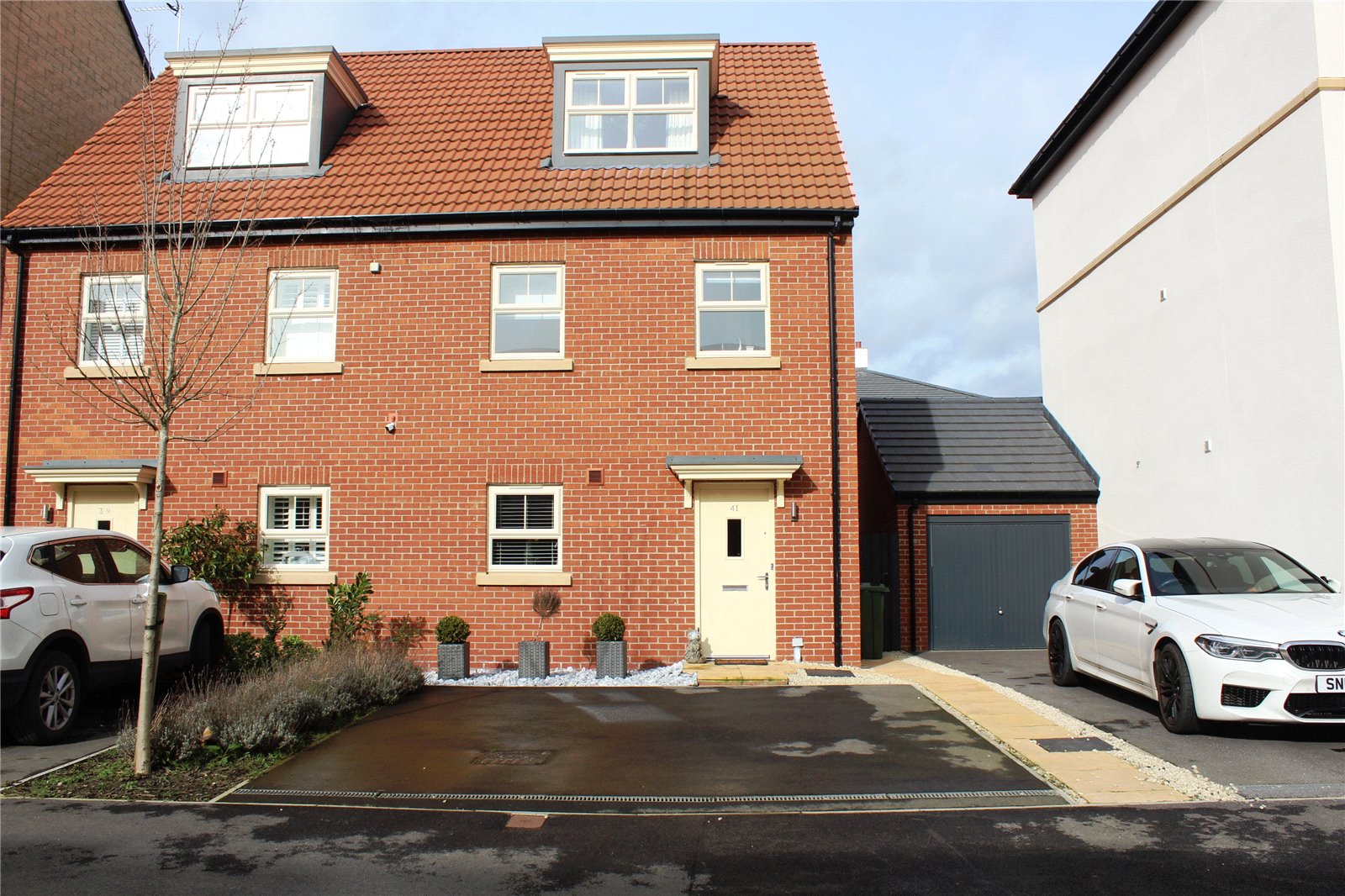 Whitegates Pontefract 3 bedroom House SSTC in Seals Drive, Ackworth
