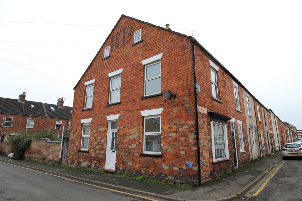 Martin & Co Grantham 4 bedroom End of Terrace House For Sale in Eton