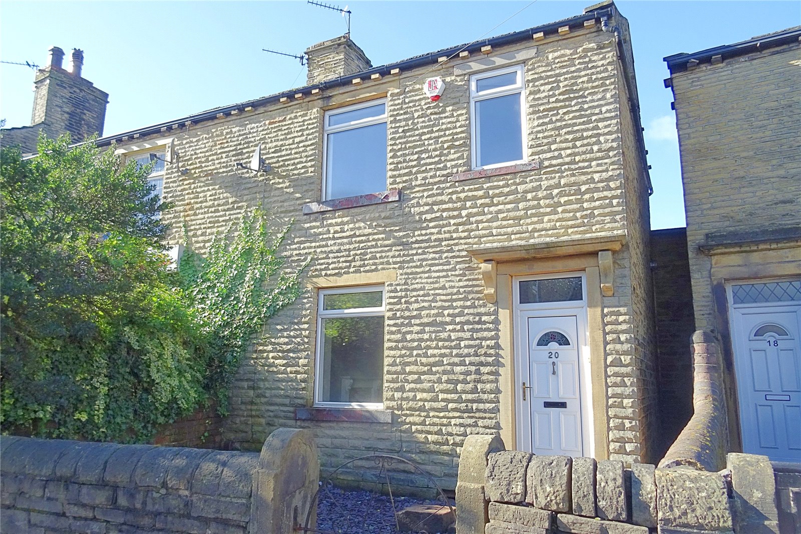 Whitegates Bradford 2 bedroom House For Sale in Town Gate, Wyke, Bradford