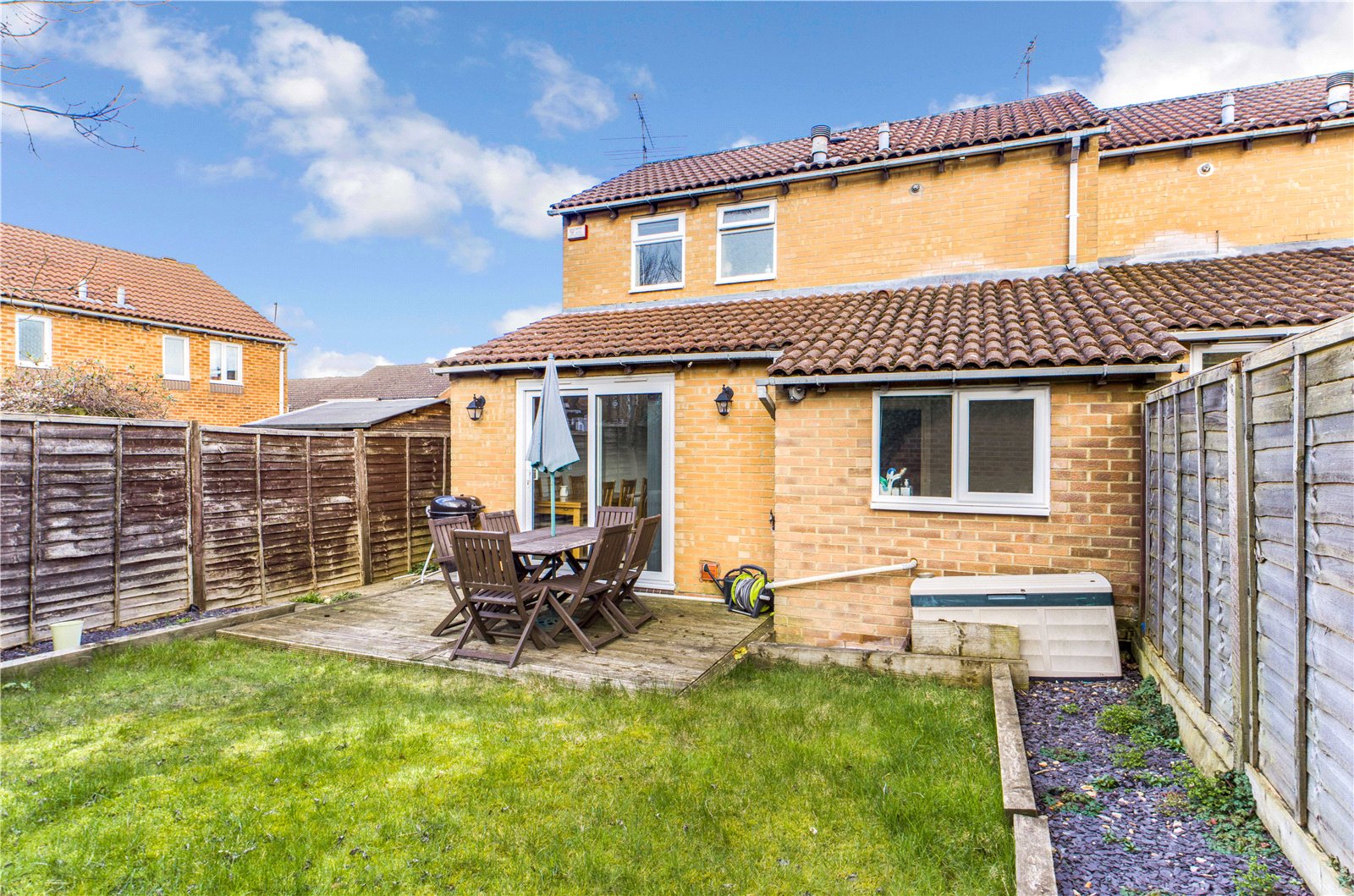 Parkers Tilehurst 2 bedroom House SSTC in Wealden Way, Tilehurst, Reading