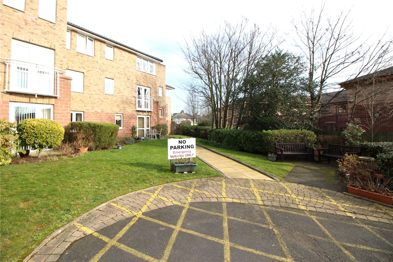 Whitegates Huyton 2 bedroom Flat For Sale in Roby Court, Twickenham