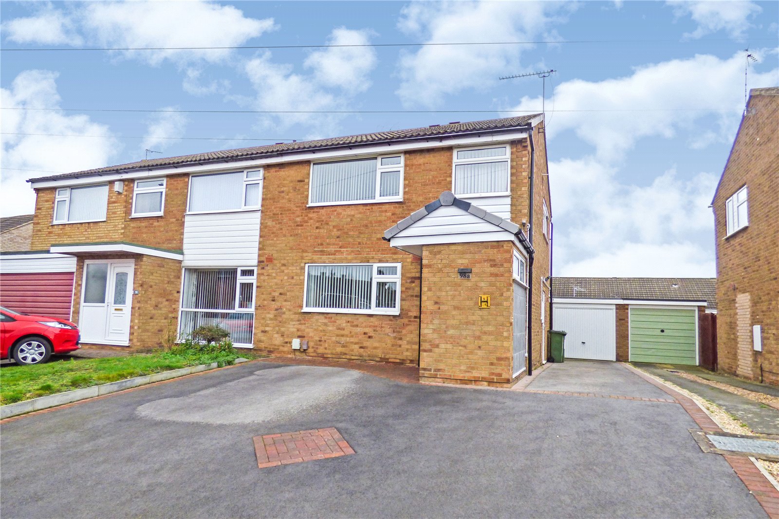 Whitegates Broughton Astley 3 bedroom House SSTC in Gwendoline Drive