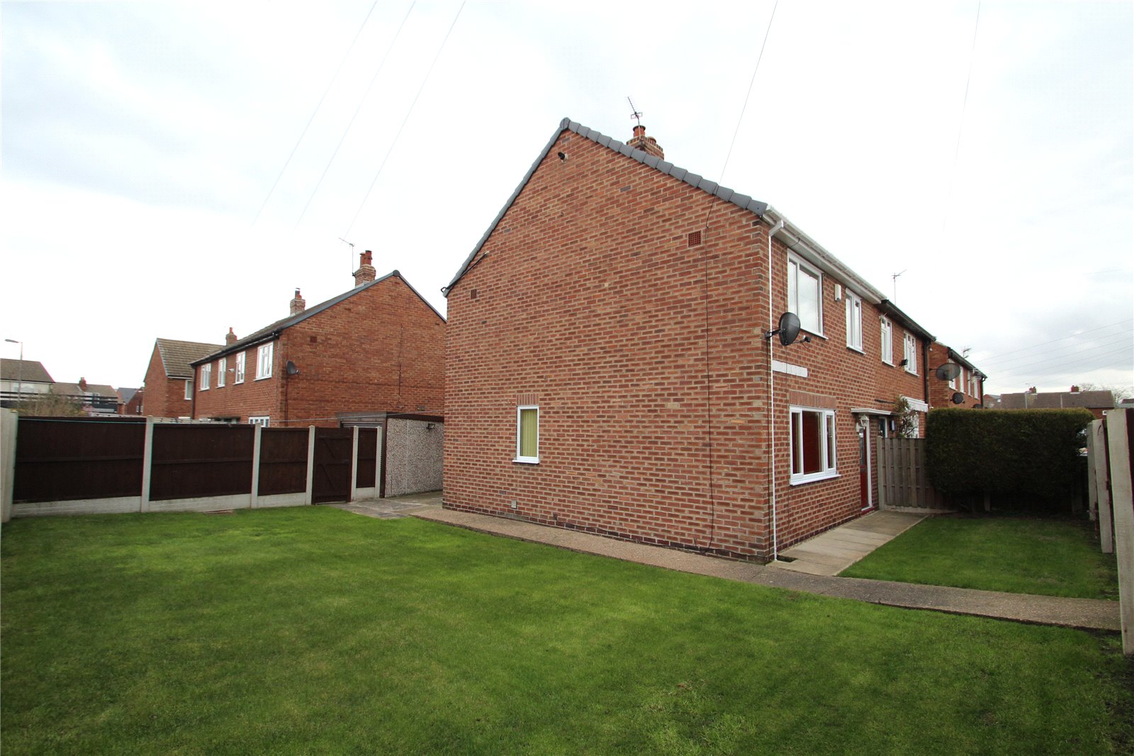 Whitegates Pontefract 3 bedroom House SSTC in Huntwick Avenue