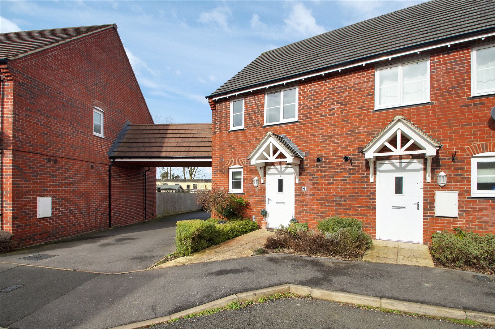 Parkers Chinnor 2 bedroom House Let Agreed in Chalkpit Lane, Chinnor