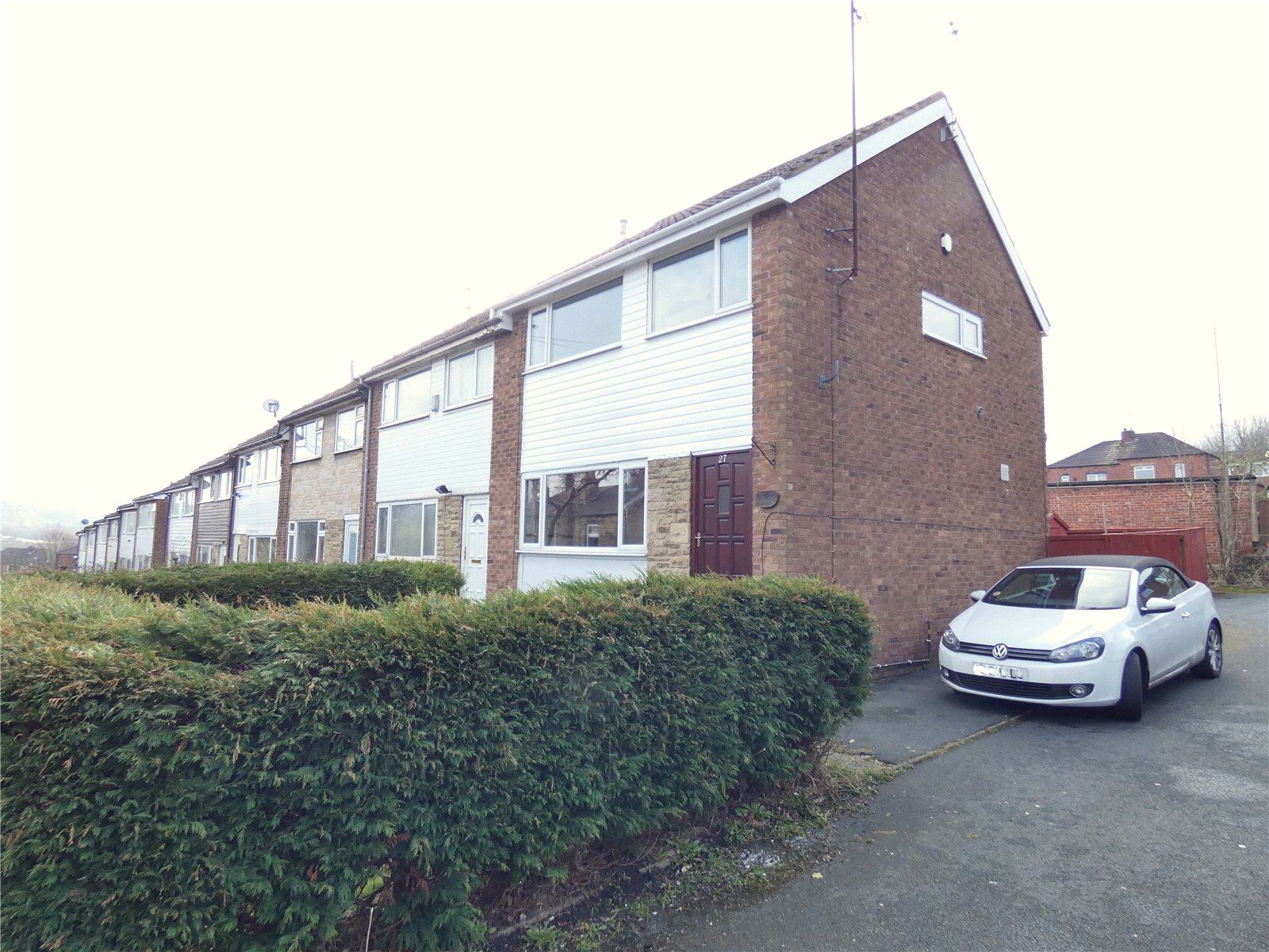 Whitegates Cleckheaton 3 bedroom House SSTC in Cornmill Avenue, Liversedge