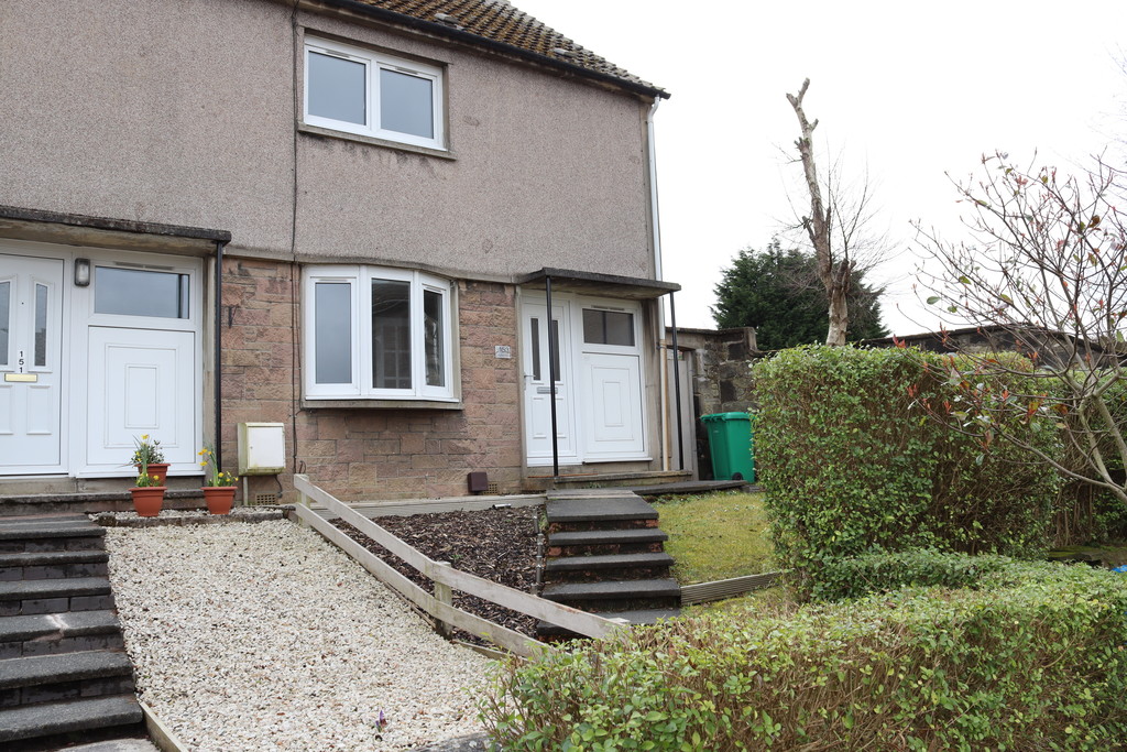 Martin & Co Dunfermline 2 bedroom End of Terrace House Let in Headwell Avenue, Dunfermline