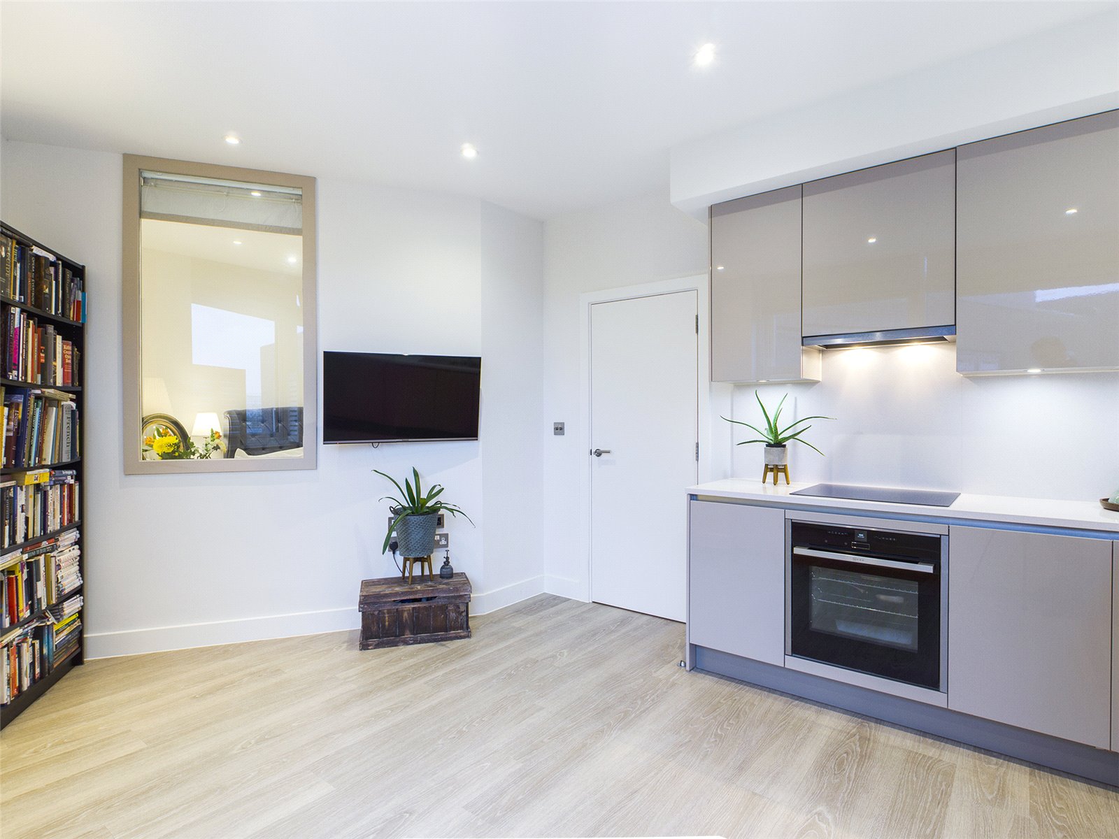 Parkers Reading 1 bedroom Flat For Sale in Kings Reach, 38 ...