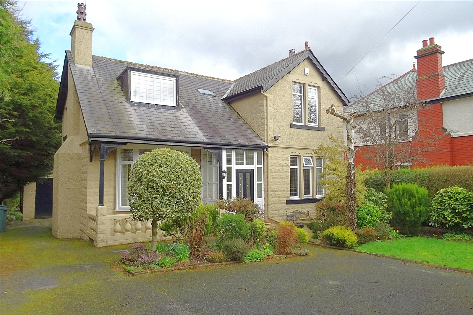 Whitegates Bradford 4 bedroom House Let Agreed in Hollybank Road