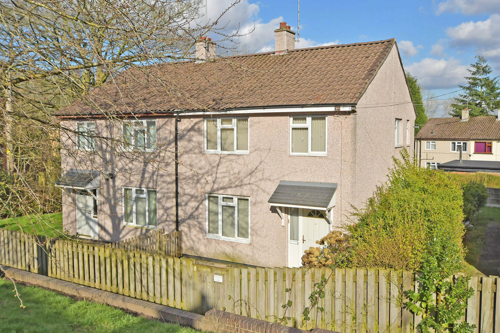 Martin & Co Newcastle under Lyme 3 bedroom SemiDetached House Let in Matlock Place, Silverdale