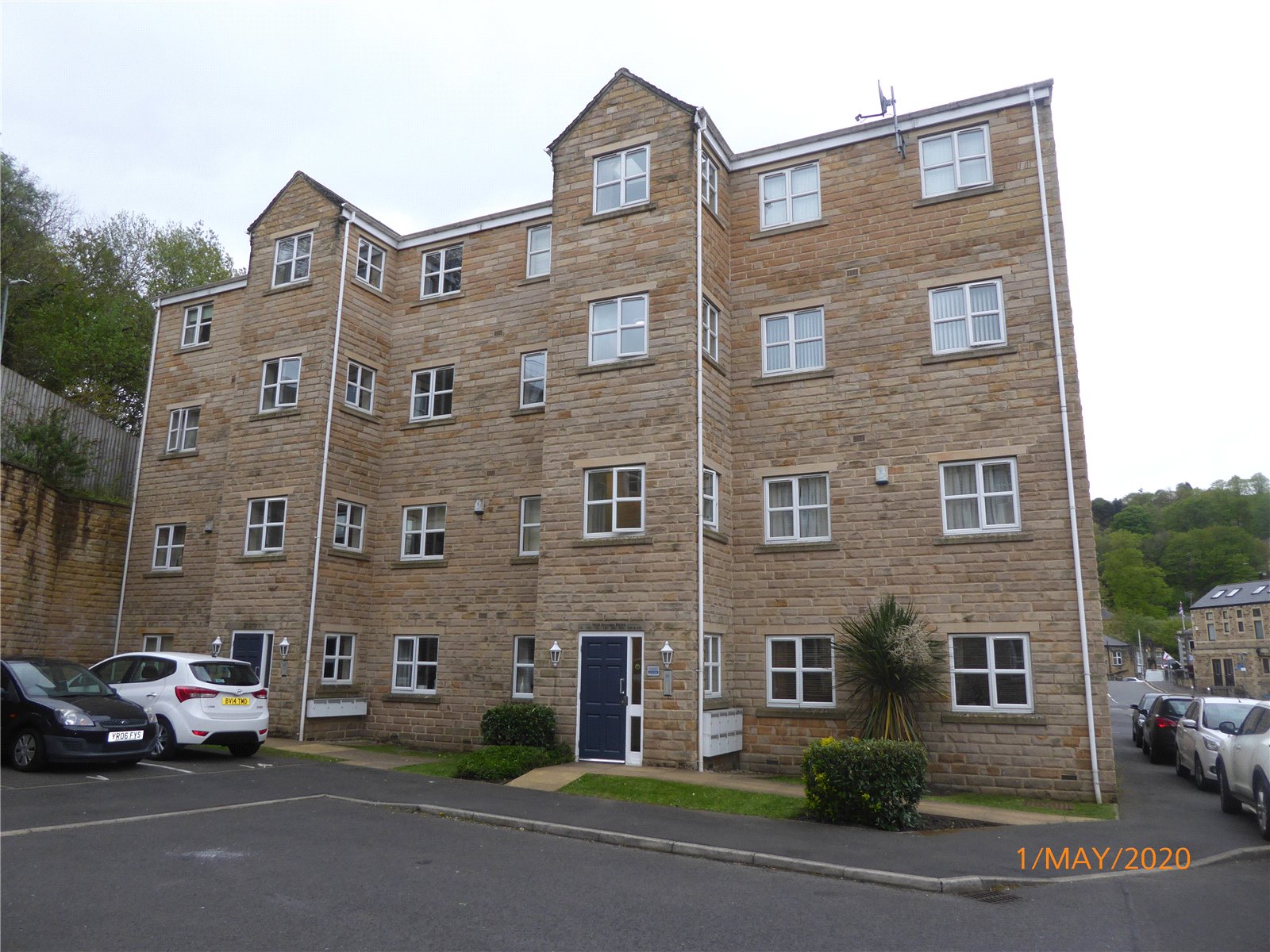 Whitegates Halifax 2 bedroom Flat To Let in Mill Stream Drive, Luddenden Foot, Halifax
