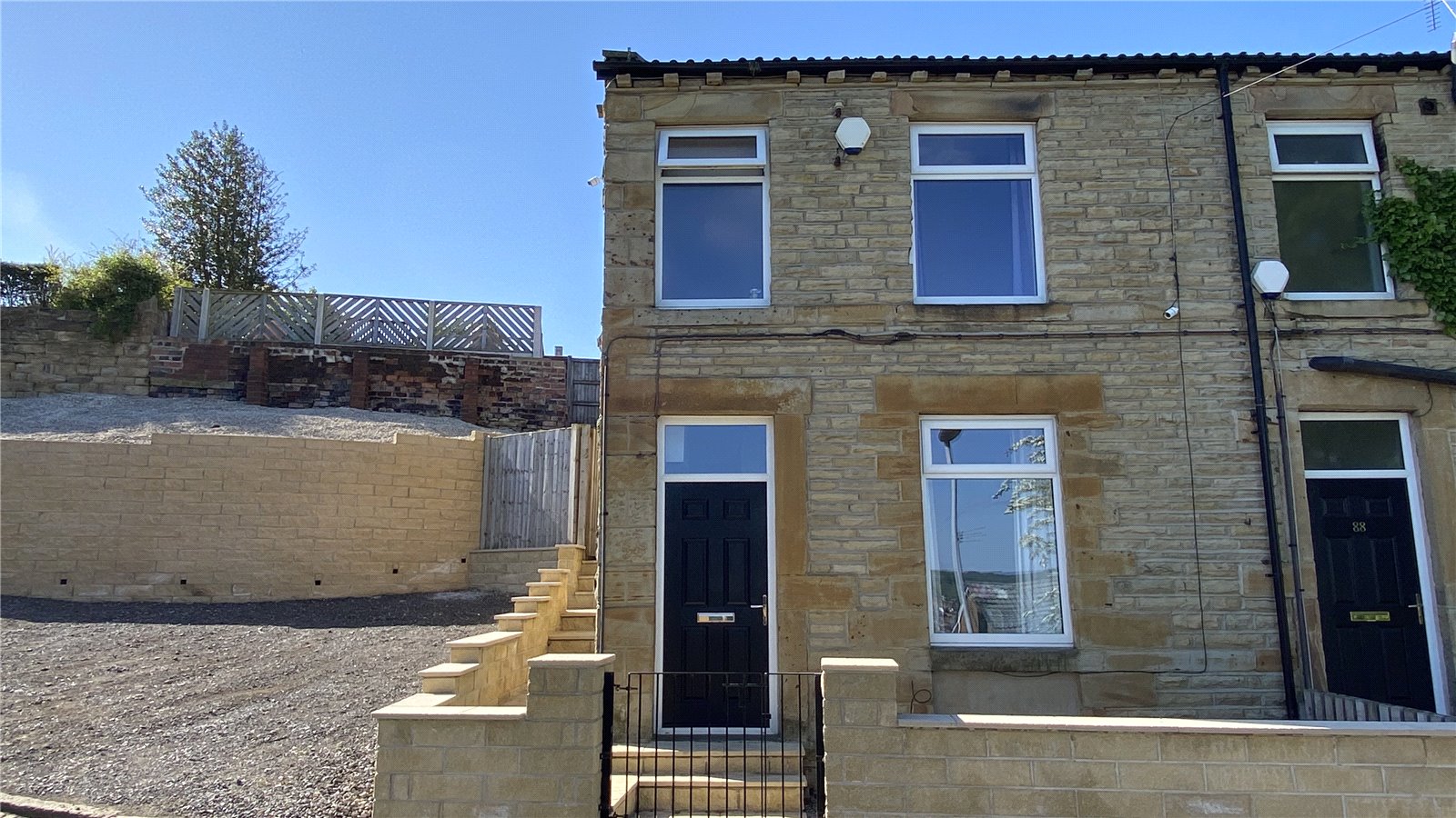 Whitegates Dewsbury 2 bedroom House SSTC in High Street, Hanging Heaton