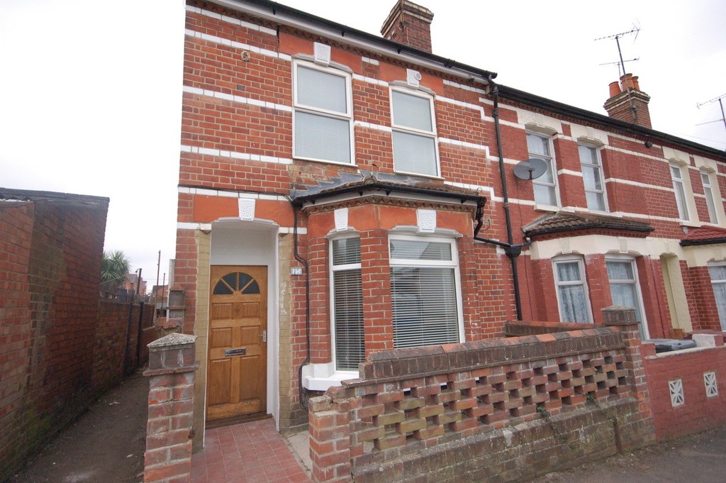 Martin & Co Reading Caversham 1 bedroom Apartment Let in Elm Park Road