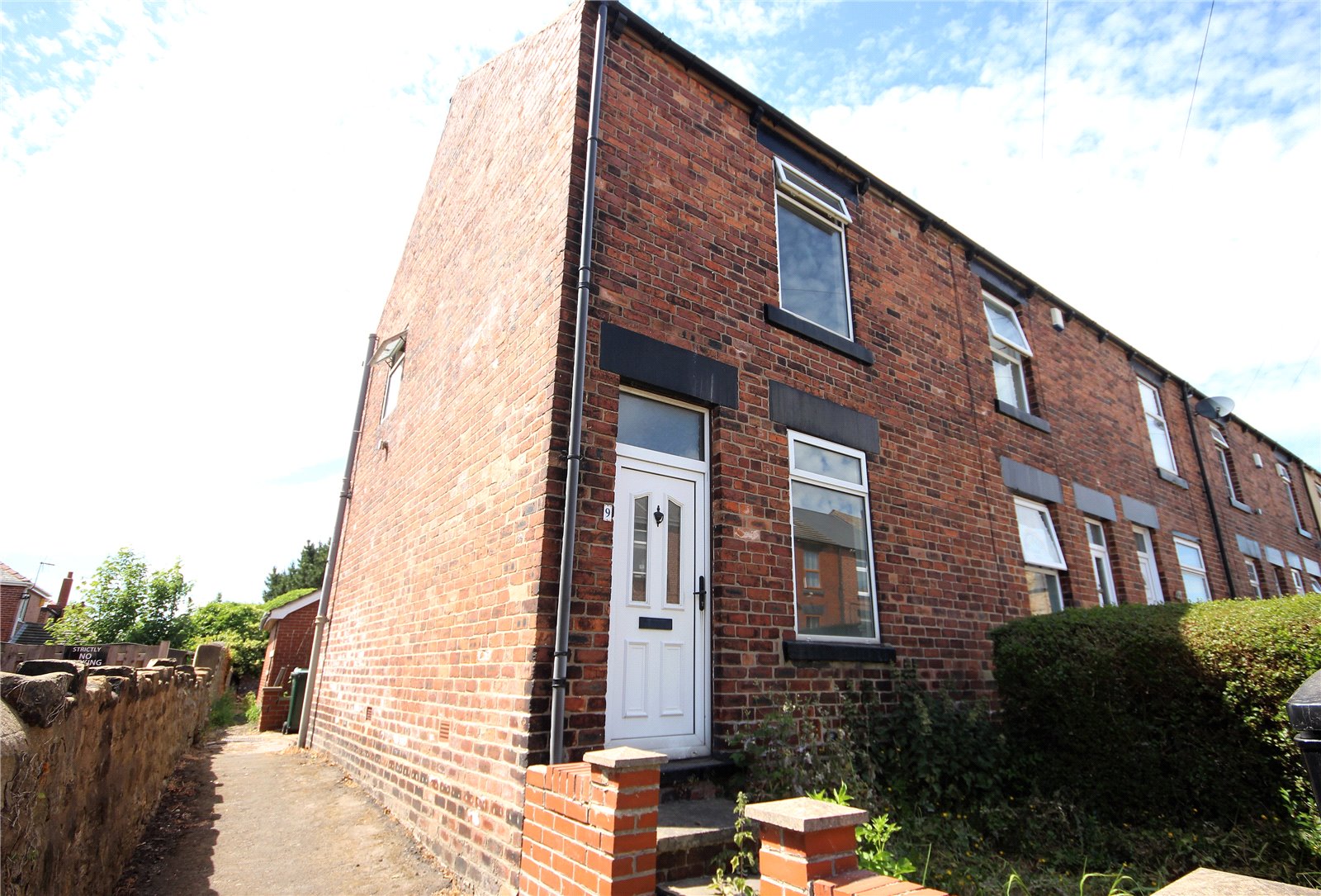 Whitegates Barnsley 2 bedroom House SSTC in Summer Lane, Royston, Barnsley