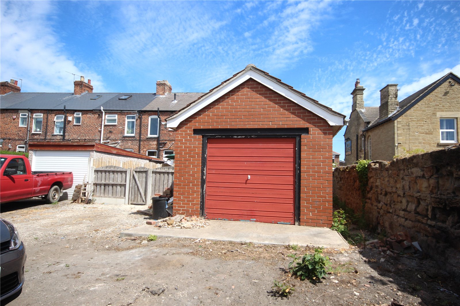 Whitegates Barnsley 2 bedroom House SSTC in Summer Lane, Royston, Barnsley